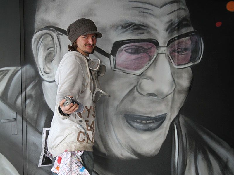 Dalai_Lama_800px.jpg
